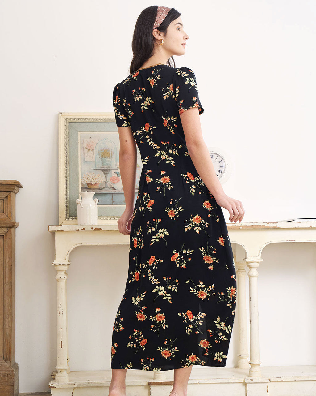 Violette — Black Floral V-Neck Maxi Dress