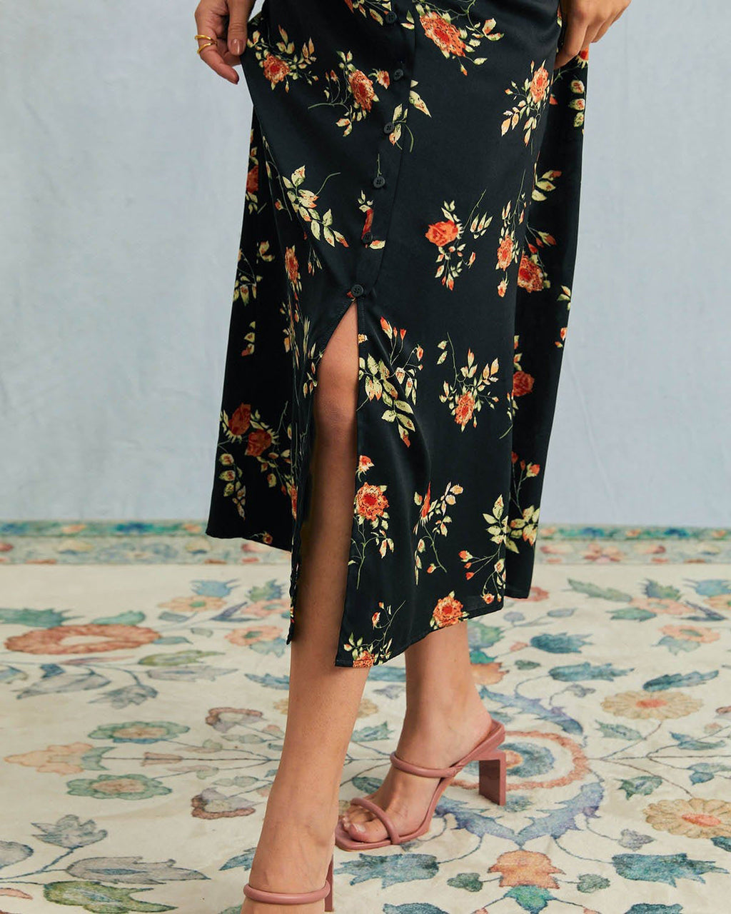 Violette — Black Floral V-Neck Maxi Dress